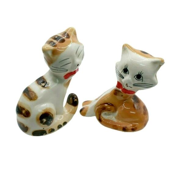 Vintage Whimsical Cat Figurines Tabby Calico Bow Tie Kitty Pair Ceramic Decor - Picture 6 of 11